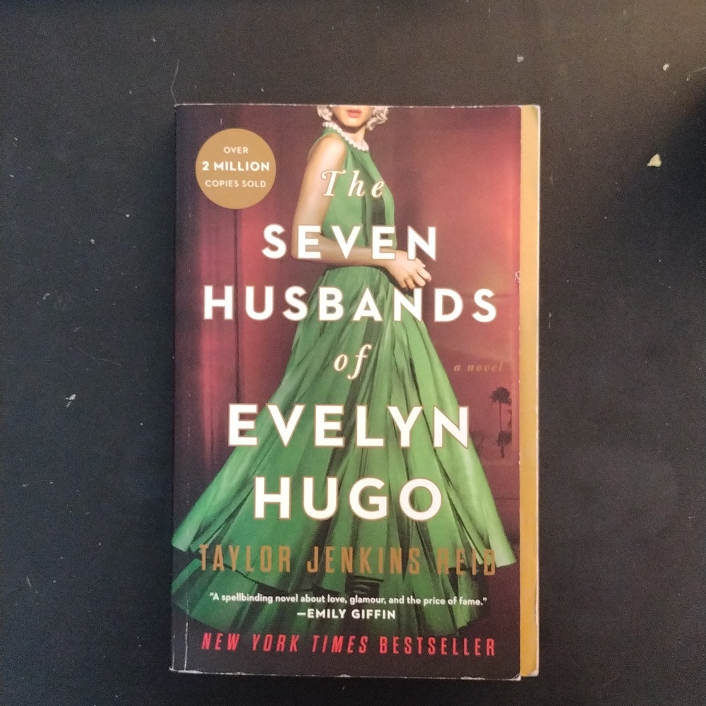 Seven husbands of Evelyn Hugo book